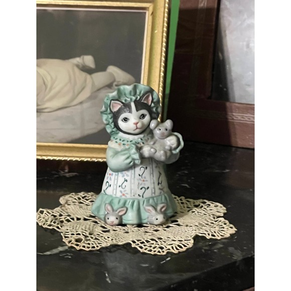 Vintage Kitty Cucumber Ellie Ready for Bed 1987 Schmid Black and White Kitty - Picture 1 of 7